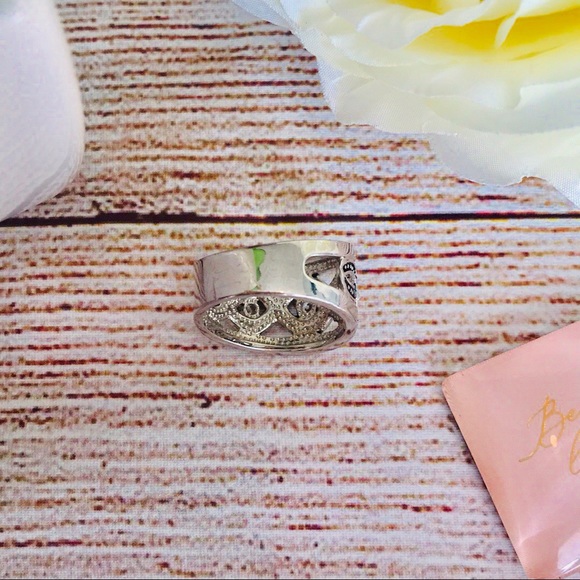 ✨I.N.C. Silver Tone Crystal Braided Statement Ring - Picture 5 of 8